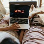 couple enjoying netflix