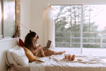 Parents monitoring their child's screen time